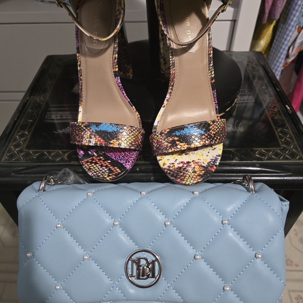 Steve Madden Black and Blue Heels with Platform Design Size 8